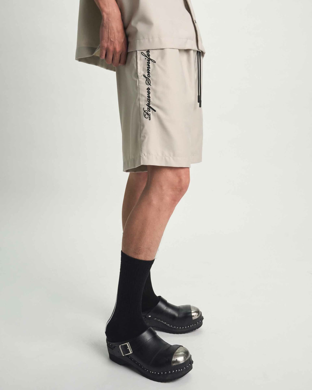 CLYDE SHORT | BEIGE POPPY