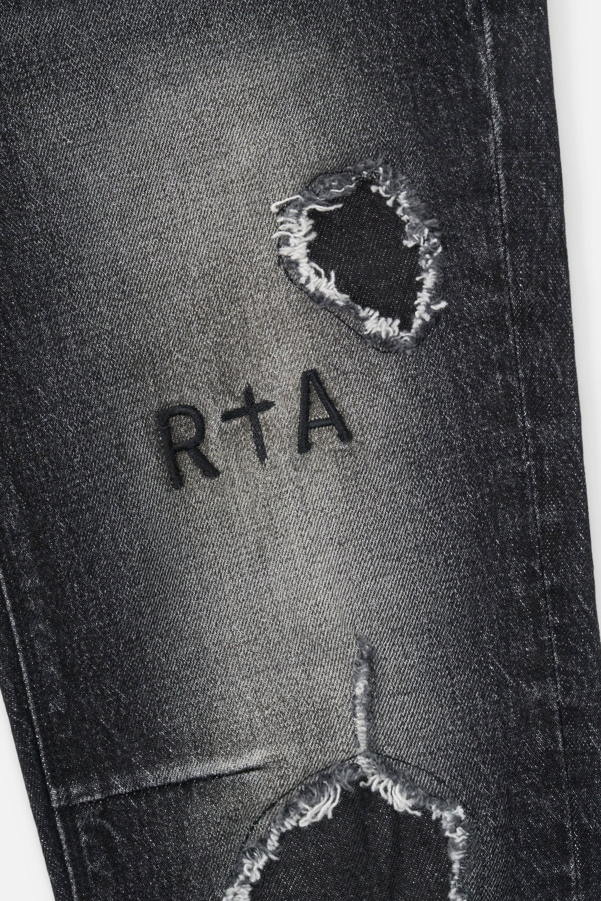 CLAYTON SKINNY JEAN | FRAY NOIR