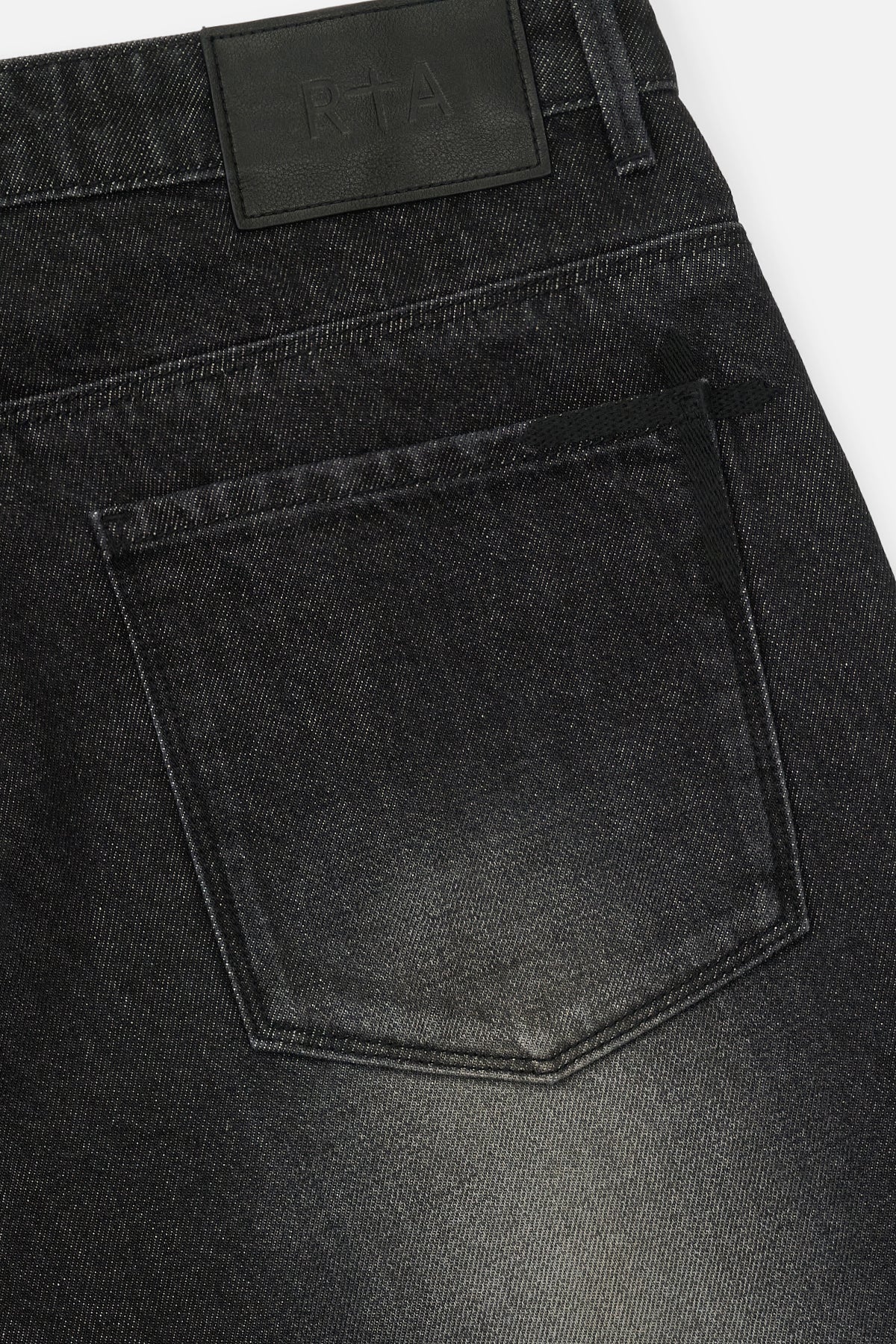 GUSTAVO BERMUDA SHORT | FRAY NOIR SIDE CROSS