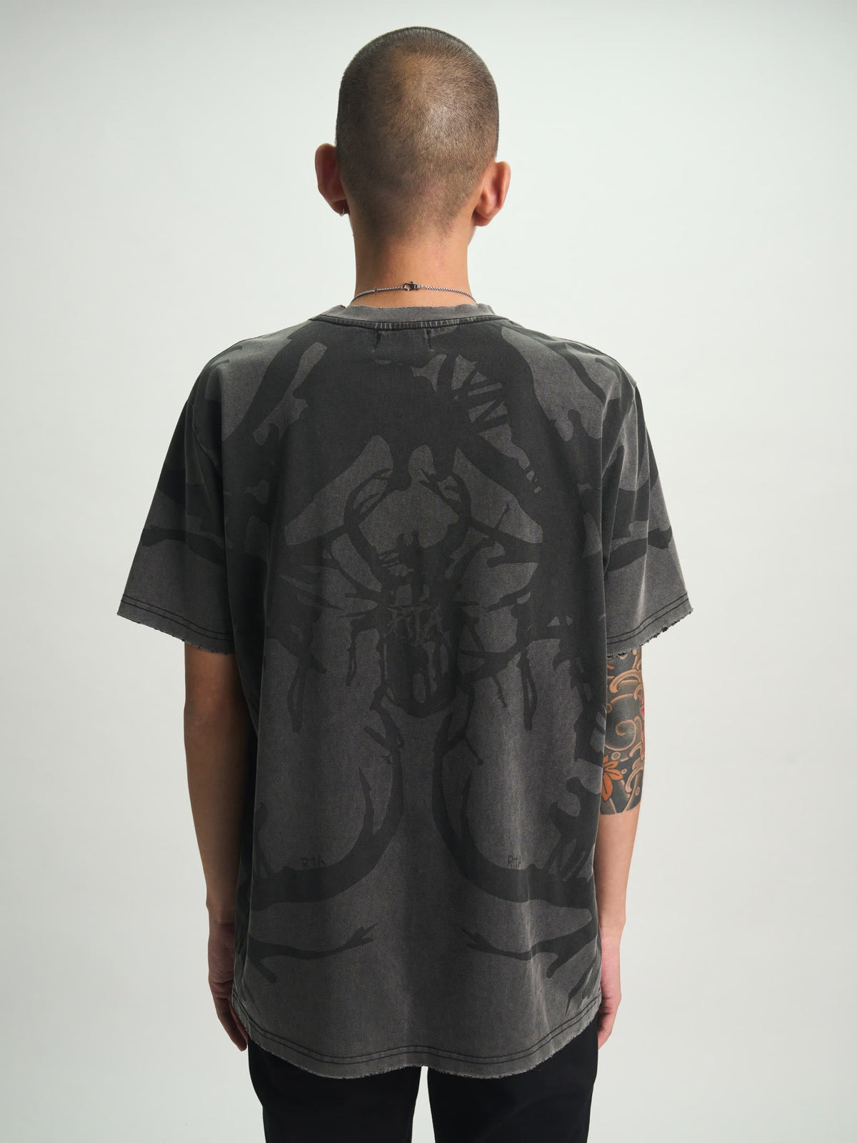 LIAM SHORT SLEEVE TEE | BLACK BEETLE