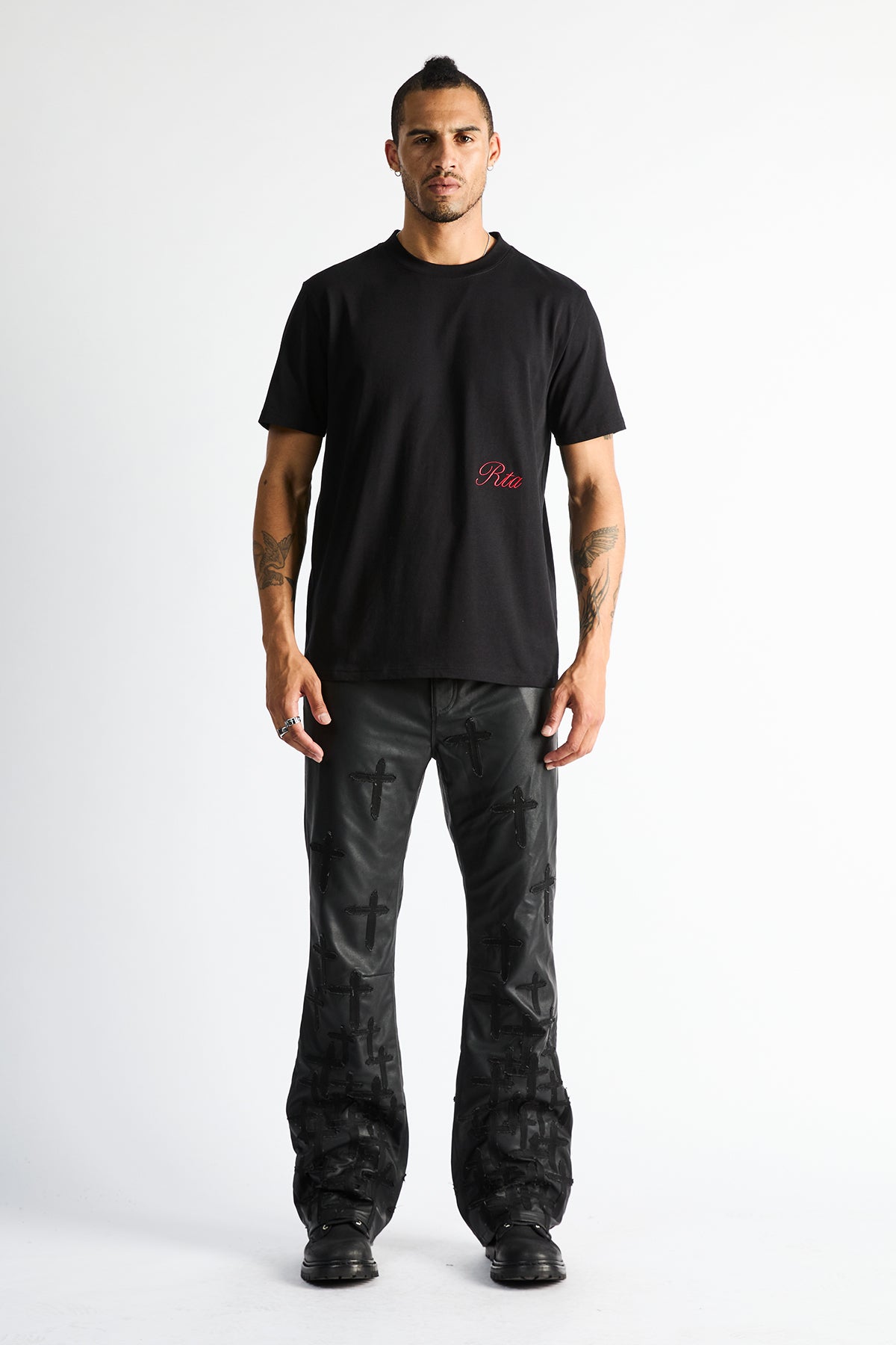 MAEL SLIM FLARE JEAN | BLACK DESCENDING CROSS
