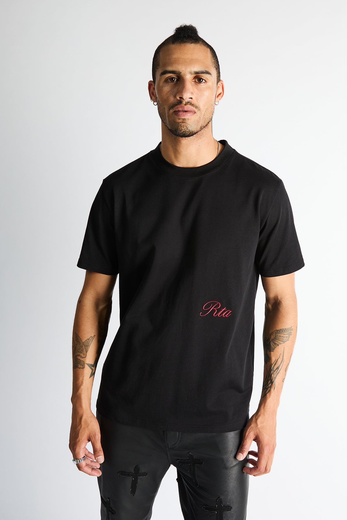 LIAM SHORT SLEEVE TEE | BLACK NIF SCRIPT