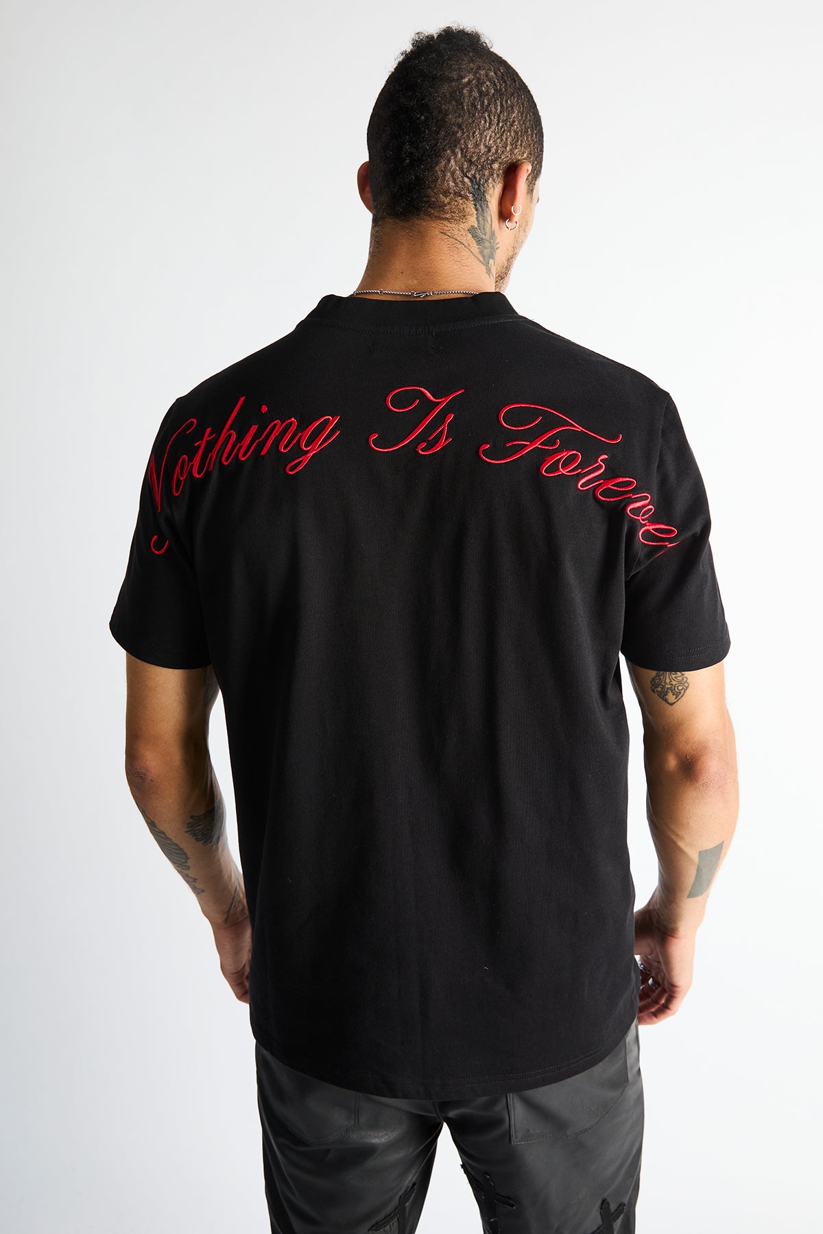 LIAM SHORT SLEEVE TEE | BLACK NIF SCRIPT