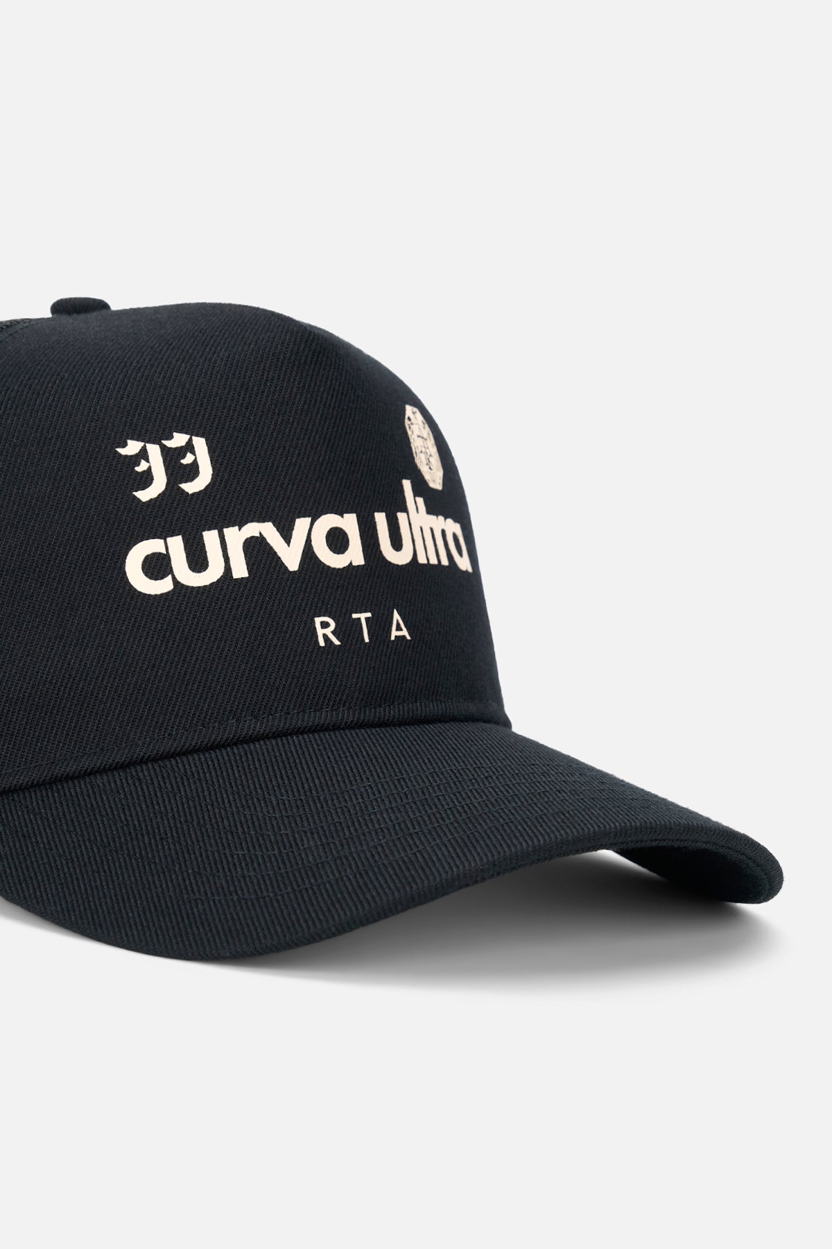 GIDEON TRUCKER HAT | BLACK CURVA ULTRA