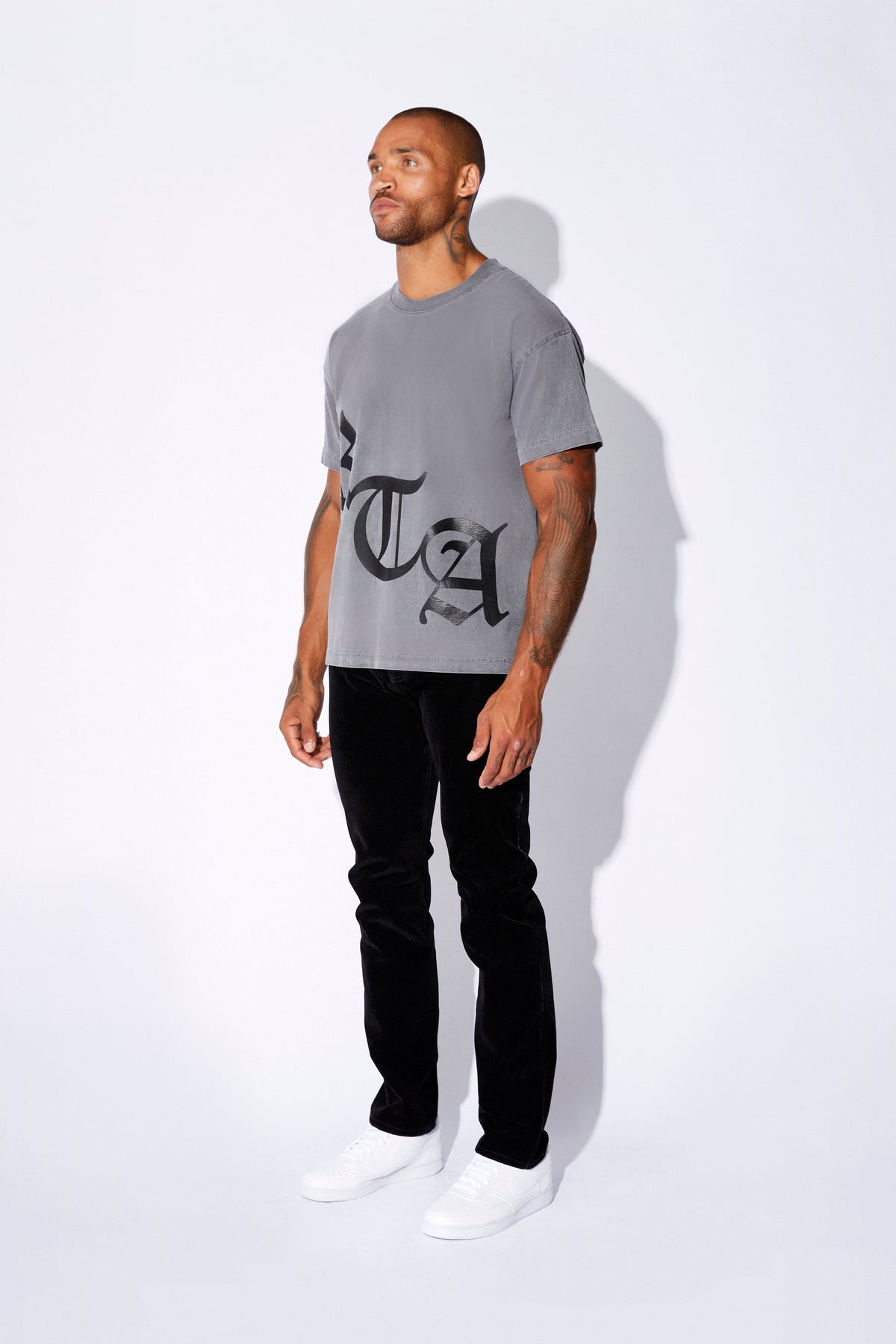COLIN SHORT SLEEVE TEE | GREY OLD ENGLISH