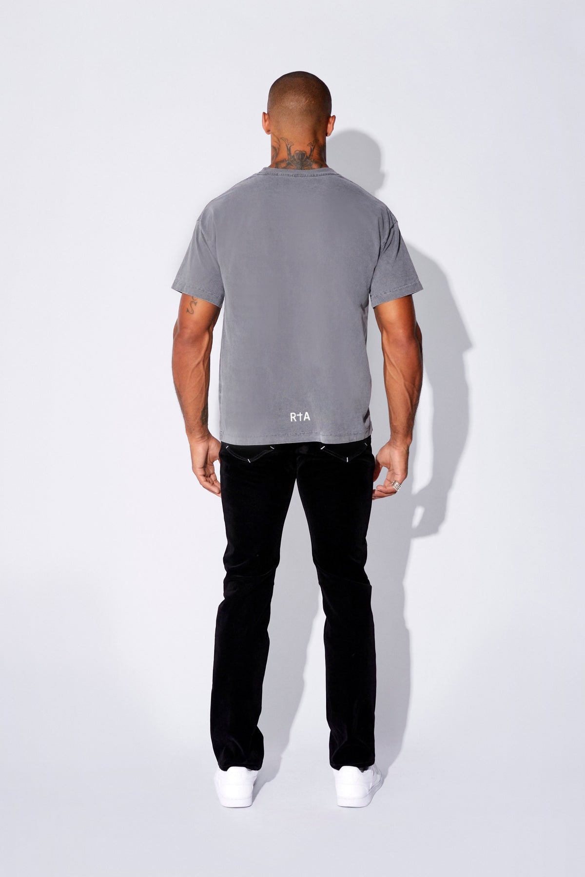 COLIN SHORT SLEEVE TEE | GREY OLD ENGLISH