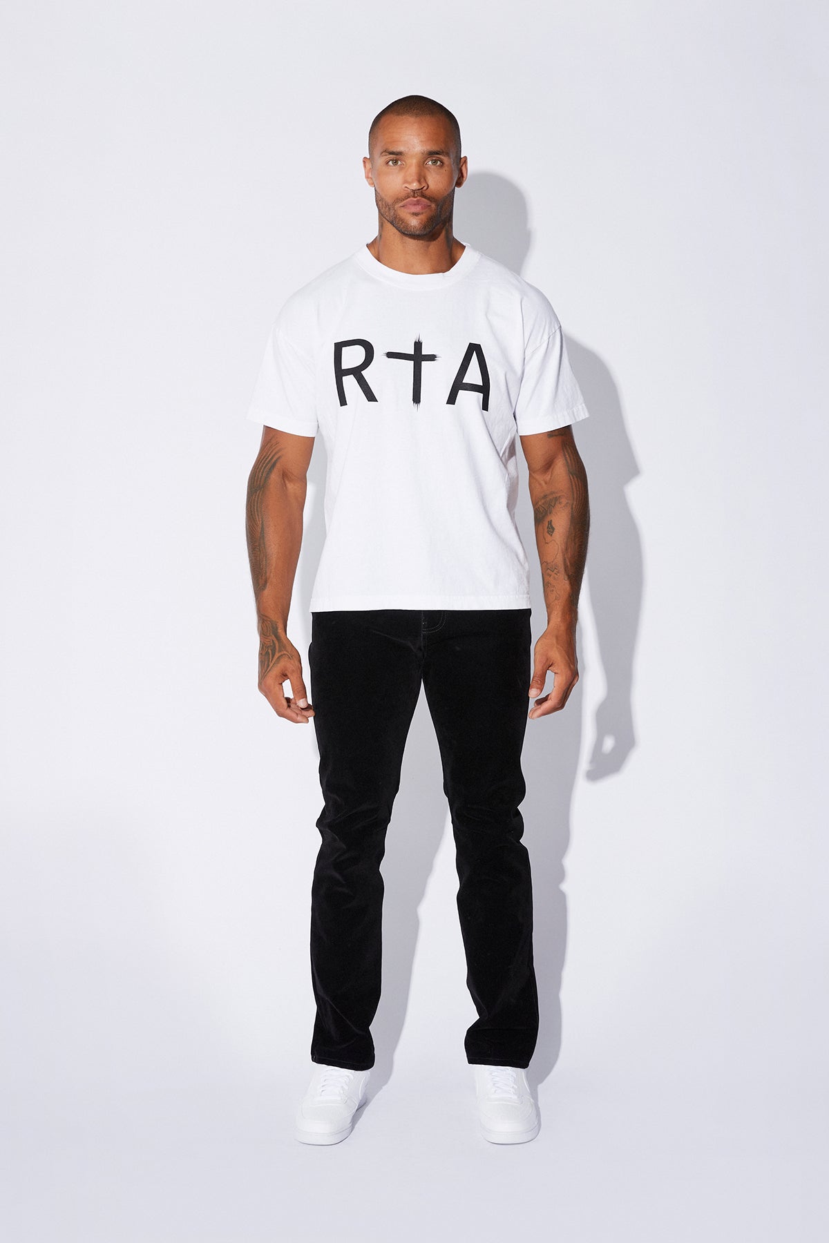 LIAM SHORT SLEEVE TEE | WHITE FRONT LOGO