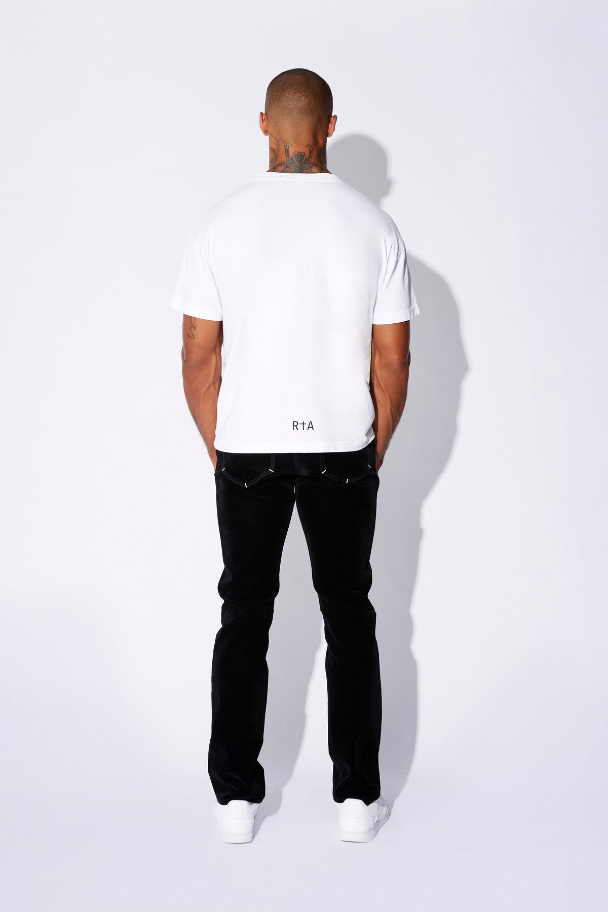 COLIN SHORT SLEEVE TEE | WHITE OLD ENGLISH