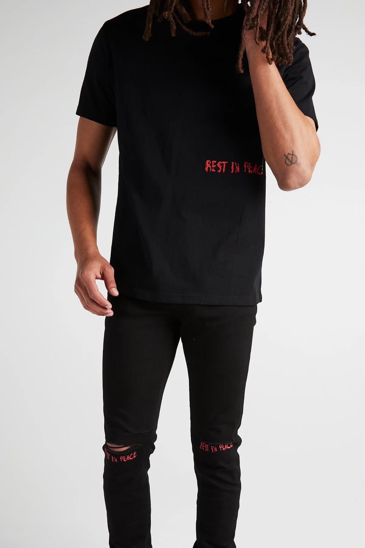 LIAM TEE | BLACK RED RIP CROSS
