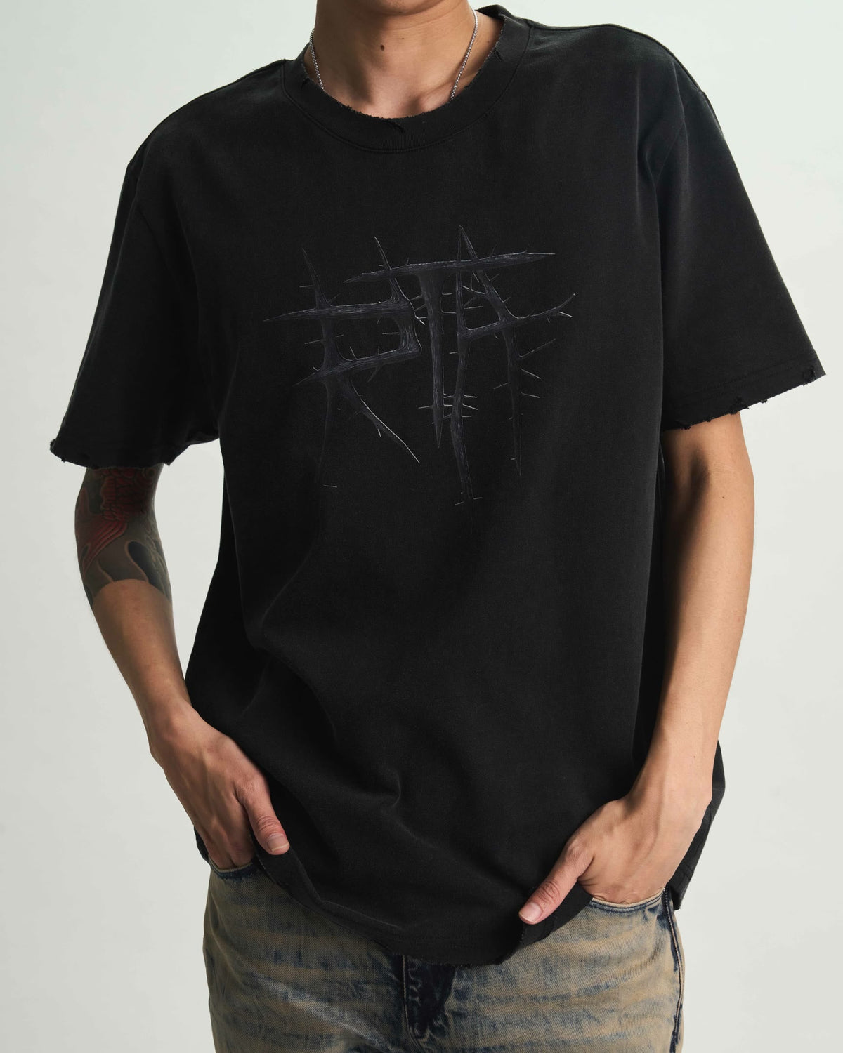 LIAM SHORT SLEEVE TEE | BLACK RTA THORN