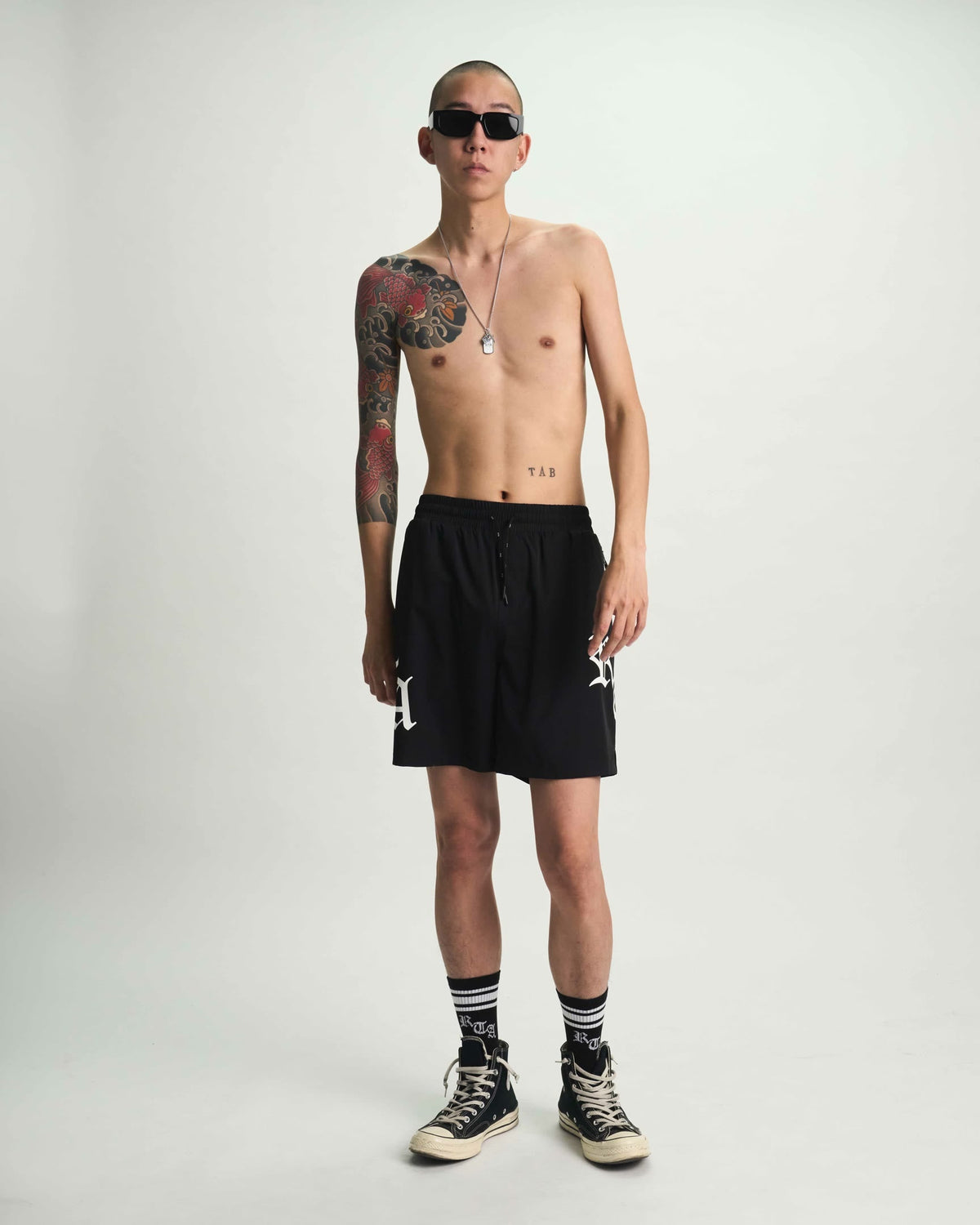MARK SWIM TRUNK | BLACK OLD ENGLISH RTA