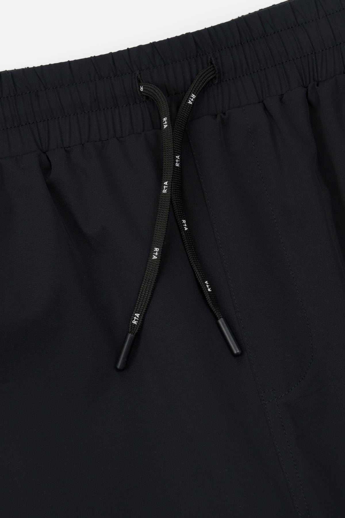 MARK SWIM TRUNK | BLACK OLD ENGLISH RTA