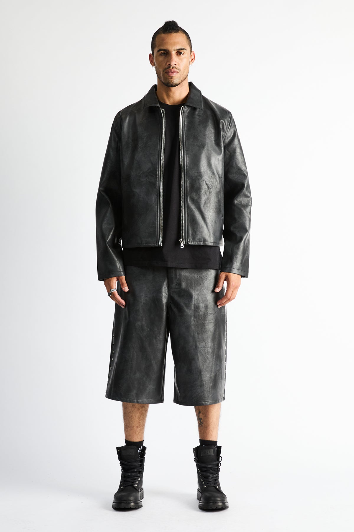 GUSTAVO BERMUDA SHORTS | VINTAGE BLACK
