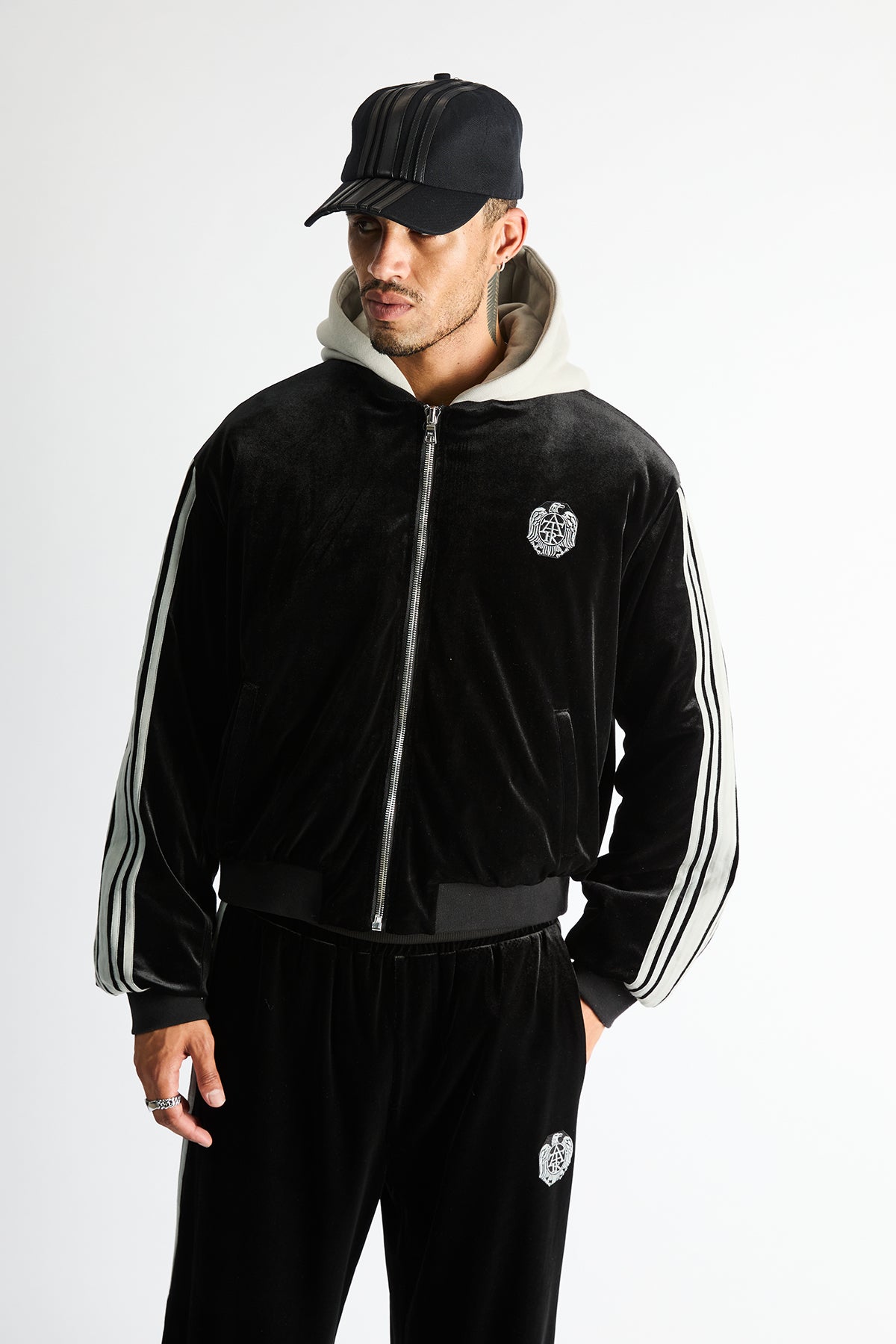 REI BOMBER HOODIE | BLACK CREST