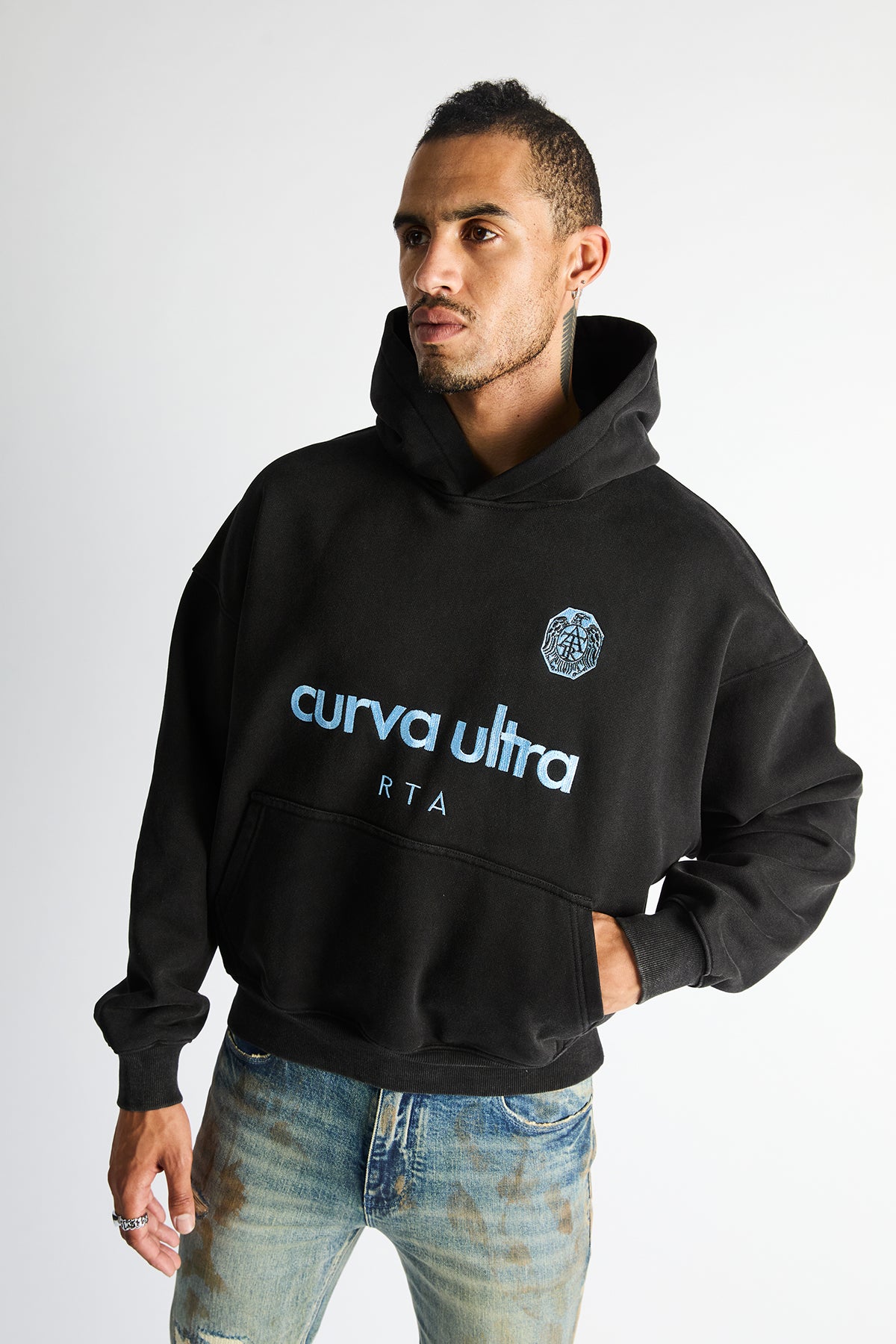 SAIREN CROPPED BOXY HOODIE | BLACK CURVA ULTRA