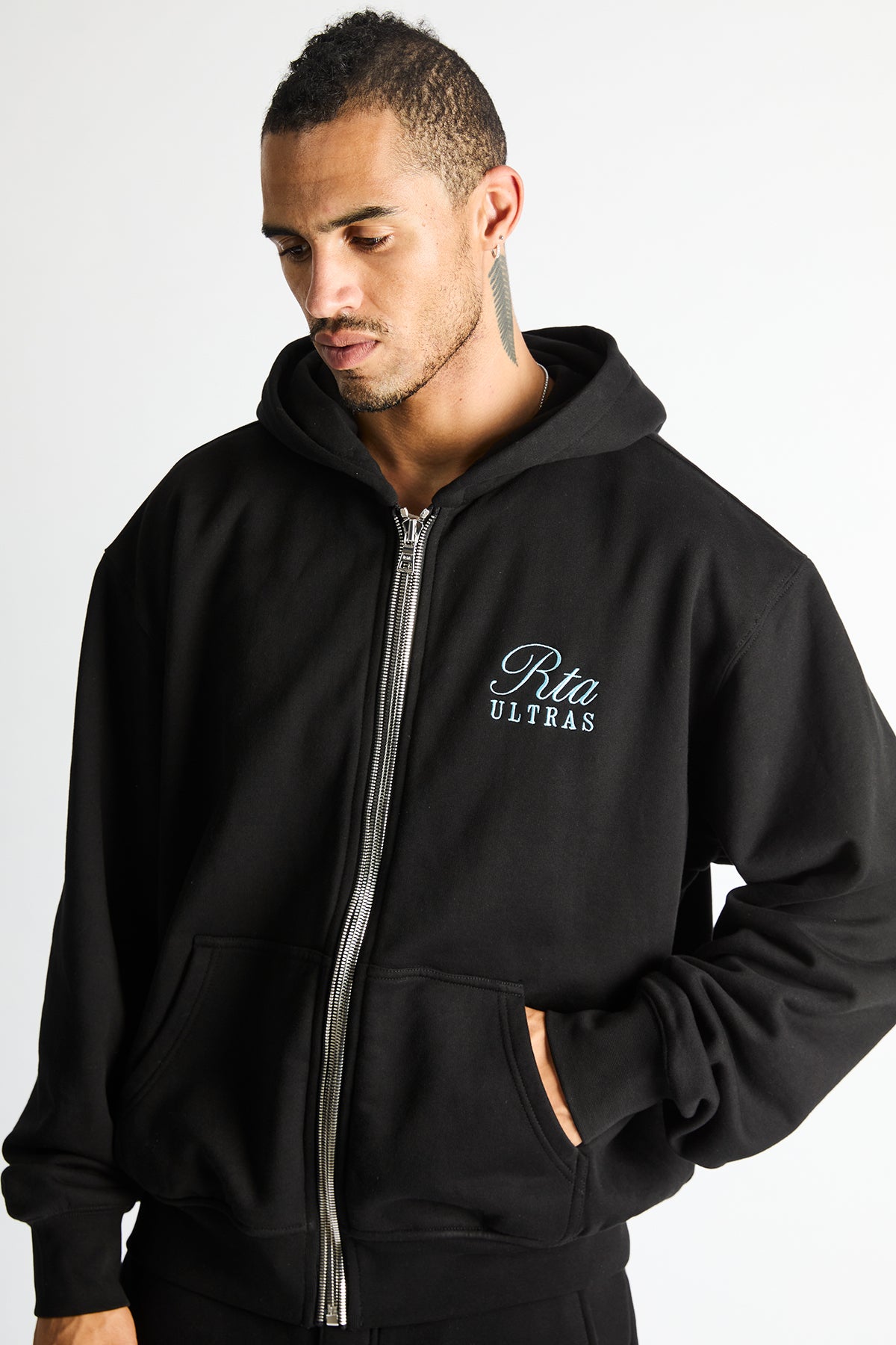 ZEV OVERSIZED ZIP HOODIE | BLACK ULTRA CREST