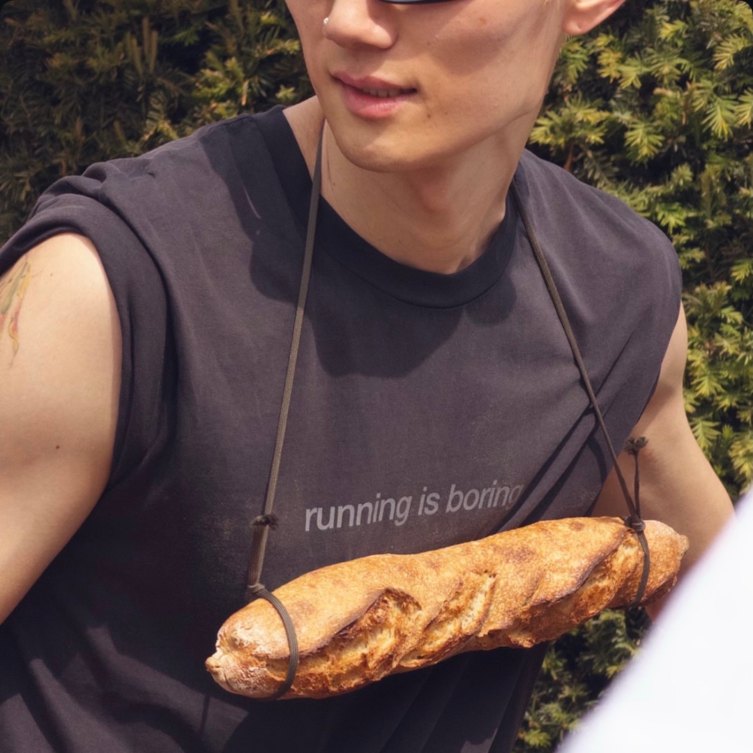 tee, running is boring, vintage black.
