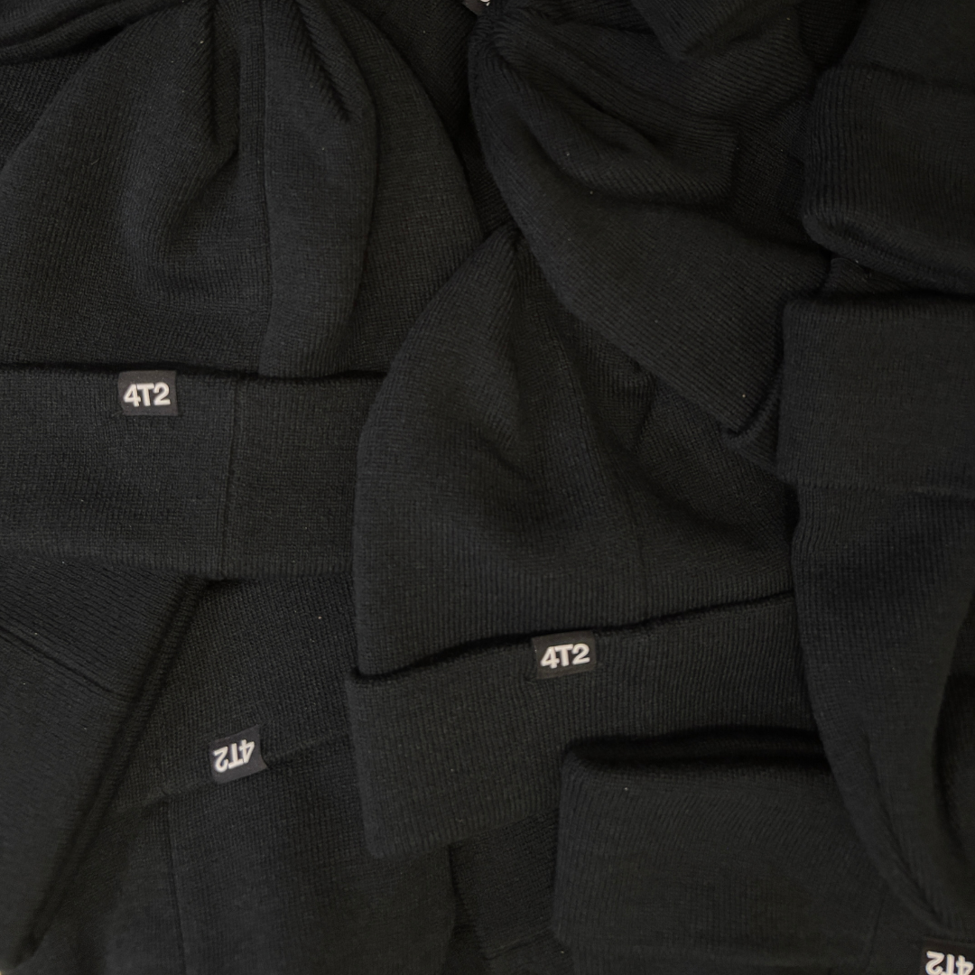classic beanie, black.